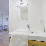 Le De Louise, Equipe, Lumineux Apartman *