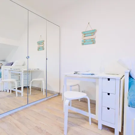 Le De Louise Apartment *
