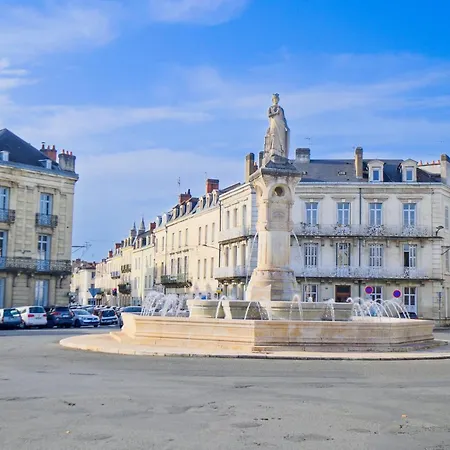 Le De Louise Apartment