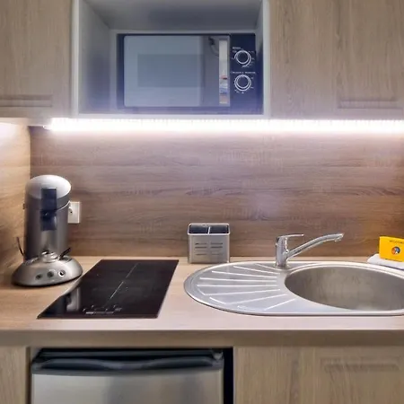 Le De Louise, Equipe, Lumineux Apartman Périgueux